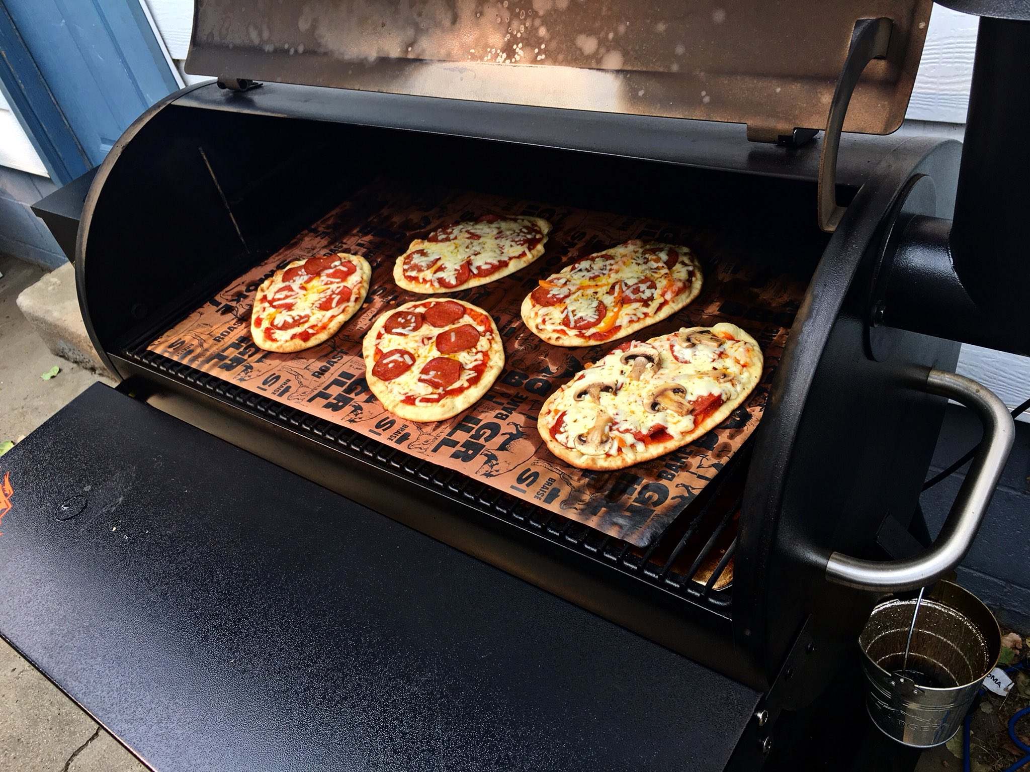 Best pizza stone for Traeger grills