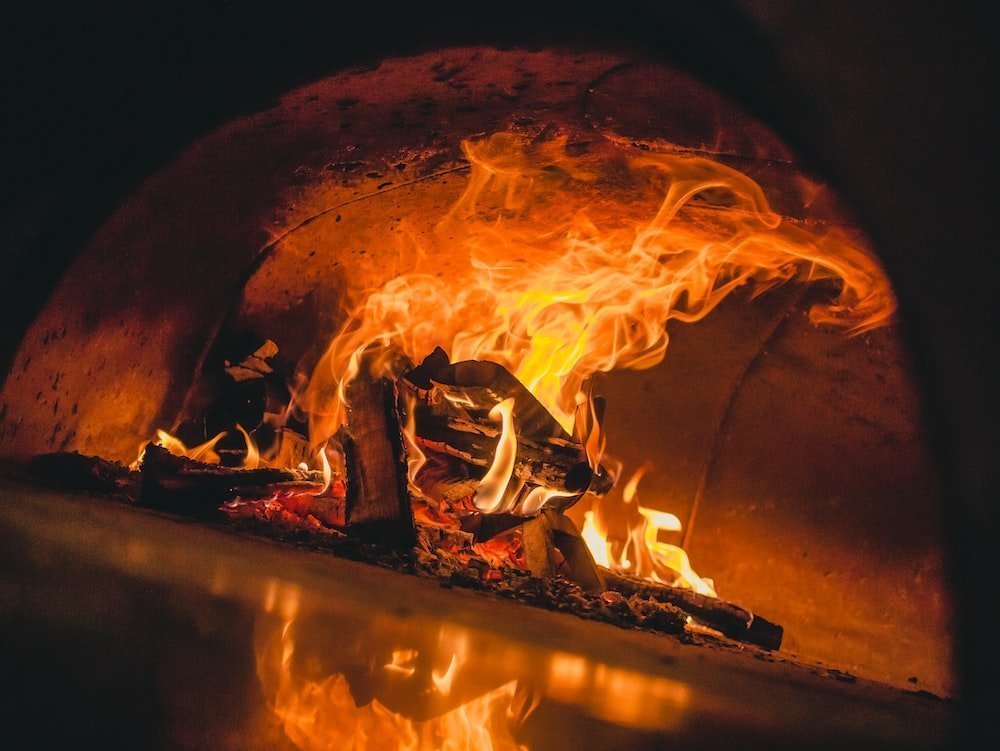 What Is the Best Wood for Ooni Pizza Oven?